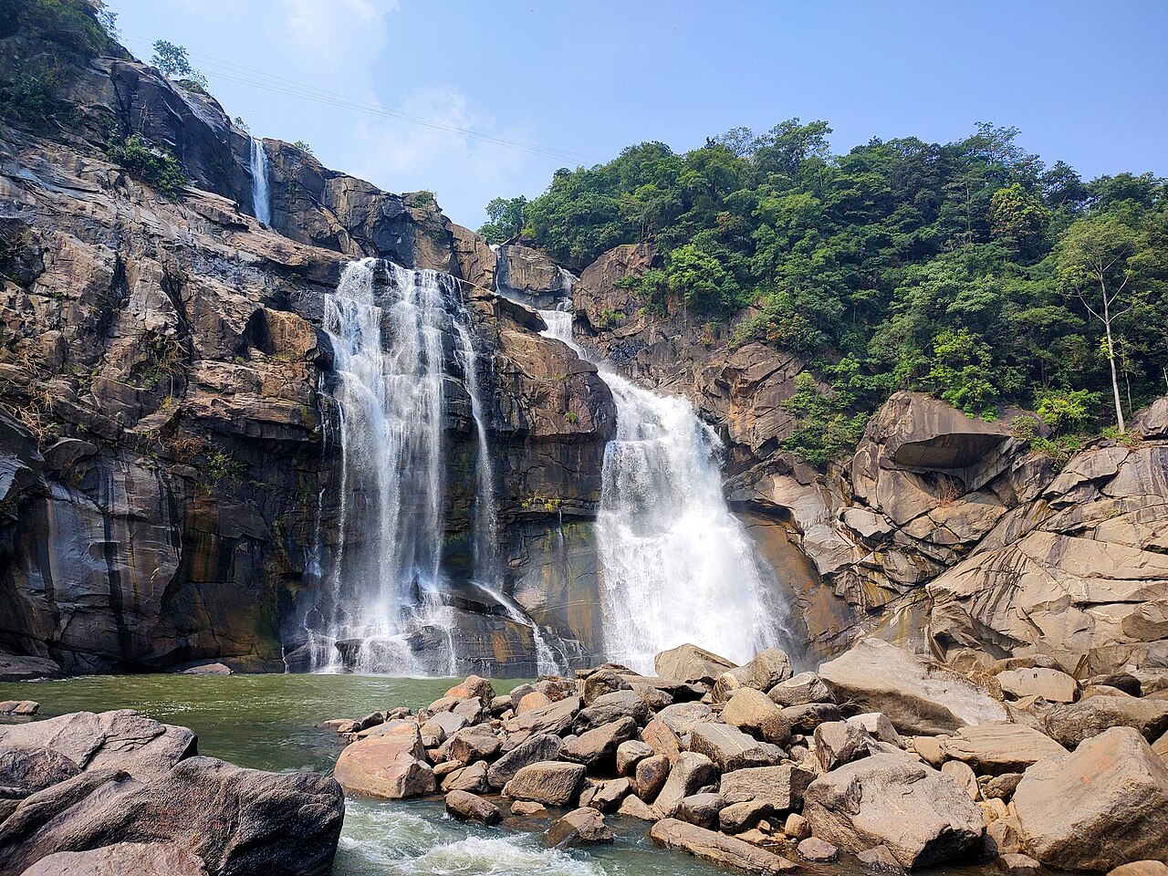 Hundru Waterfall